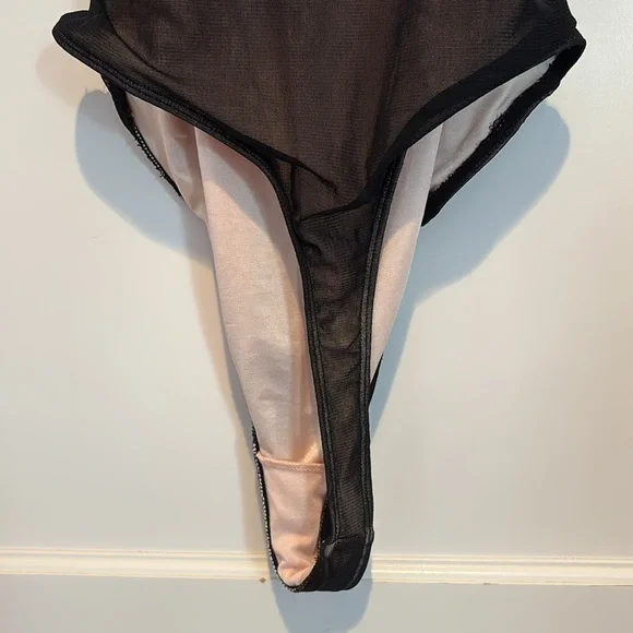 NWT Out from Under fully lined sheer / mesh ruched V neck bodysuit - Picture 6 of 16